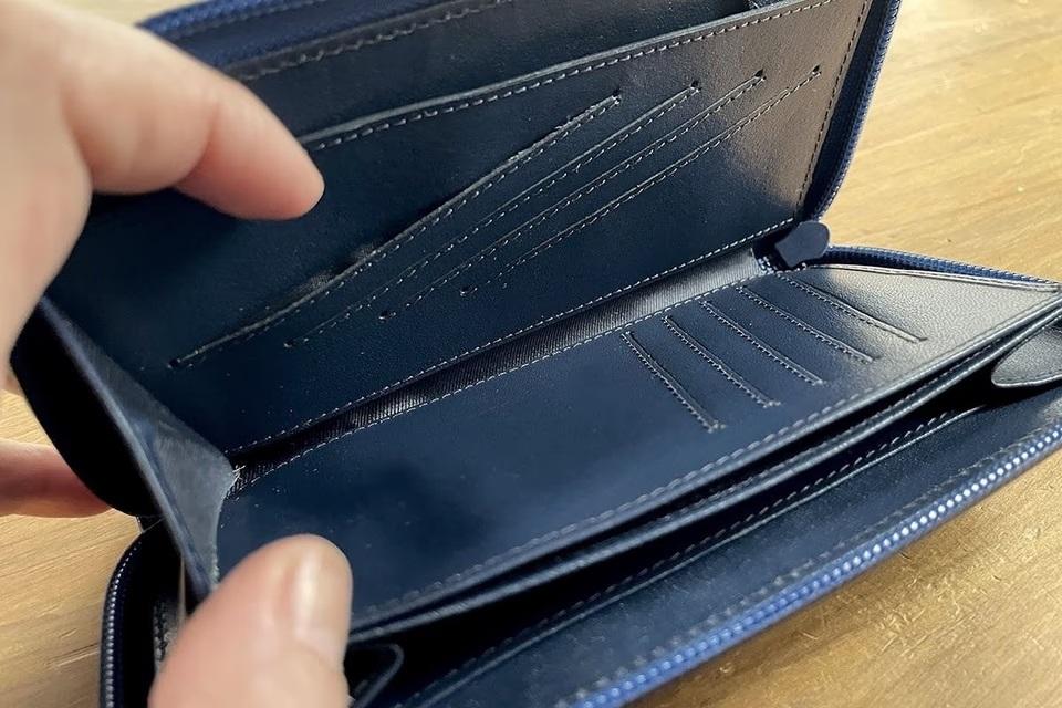 手汗やシミ、傷にも強い。だから長く愛用できる本革の長財布見つけまし