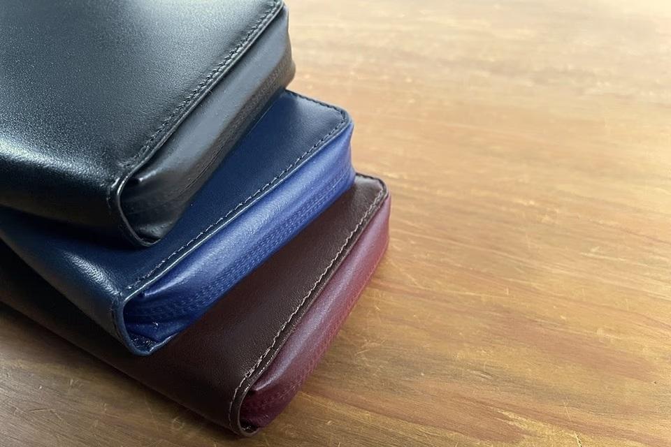 手汗やシミ、傷にも強い。だから長く愛用できる本革の長財布見つけまし