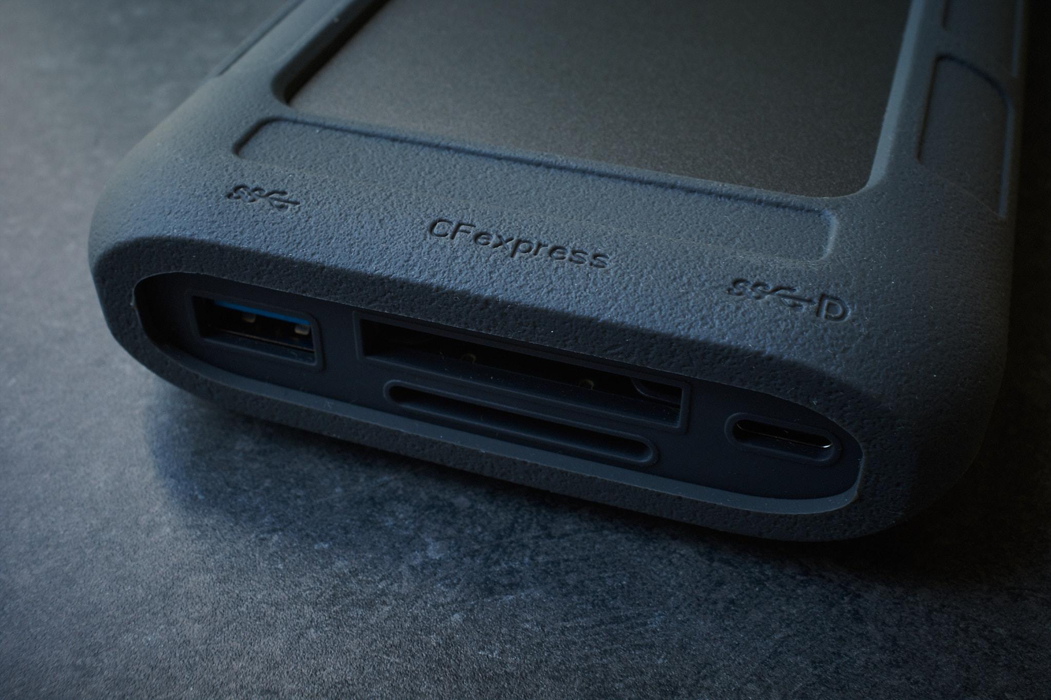 NASを持ち歩く？ ｢ポータブルNAS｣がさすがに衝撃的 | ギズモード・ジャパン