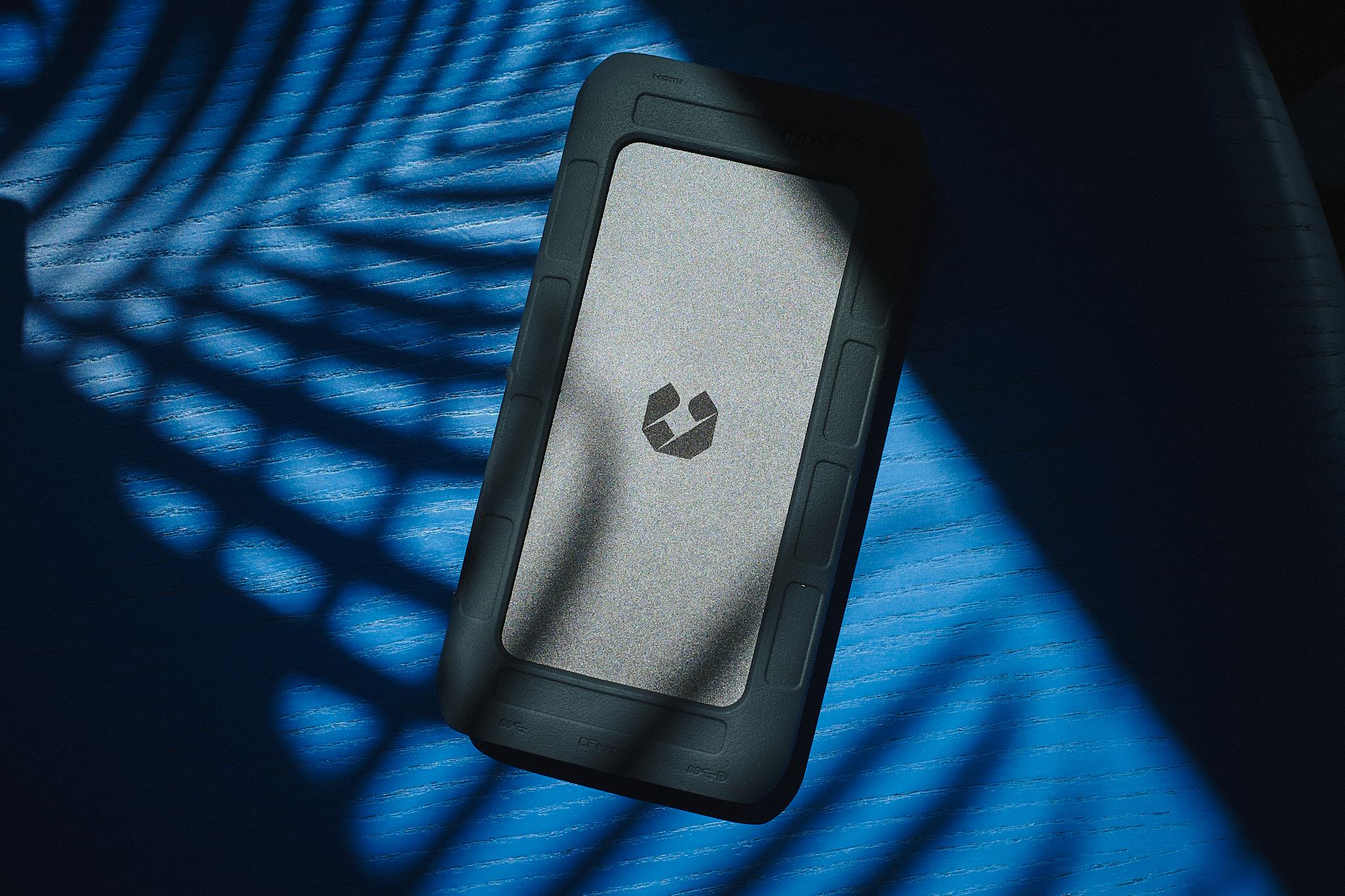 NASを持ち歩く？ ｢ポータブルNAS｣がさすがに衝撃的 | ギズモード・ジャパン