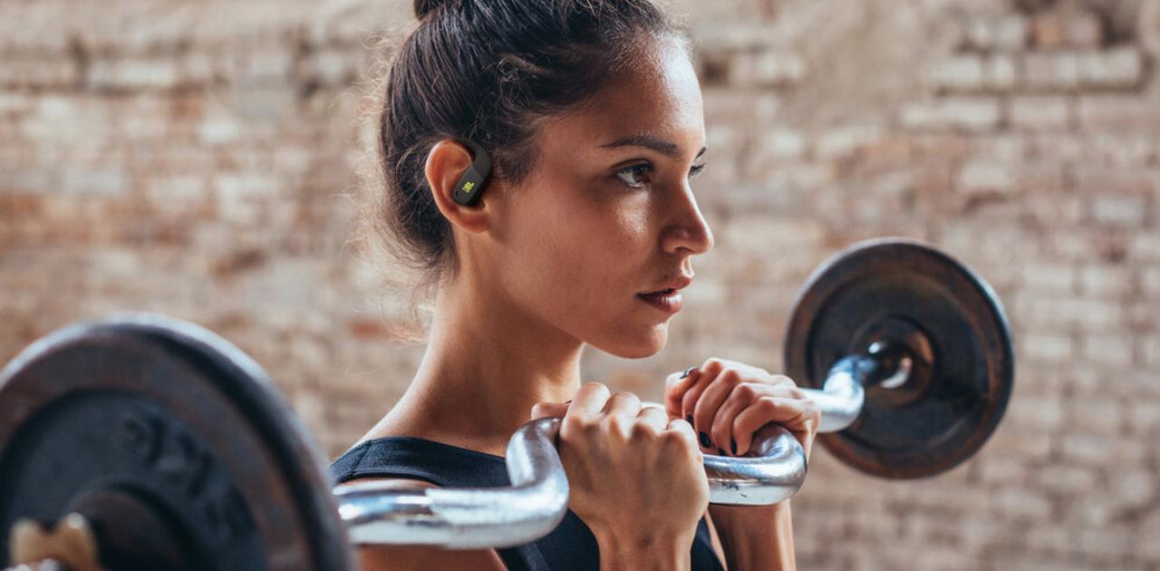 スポーツ後の汗も水洗いOK！JBL Endurance Zoneで音楽を聴きながら快適にトレーニング