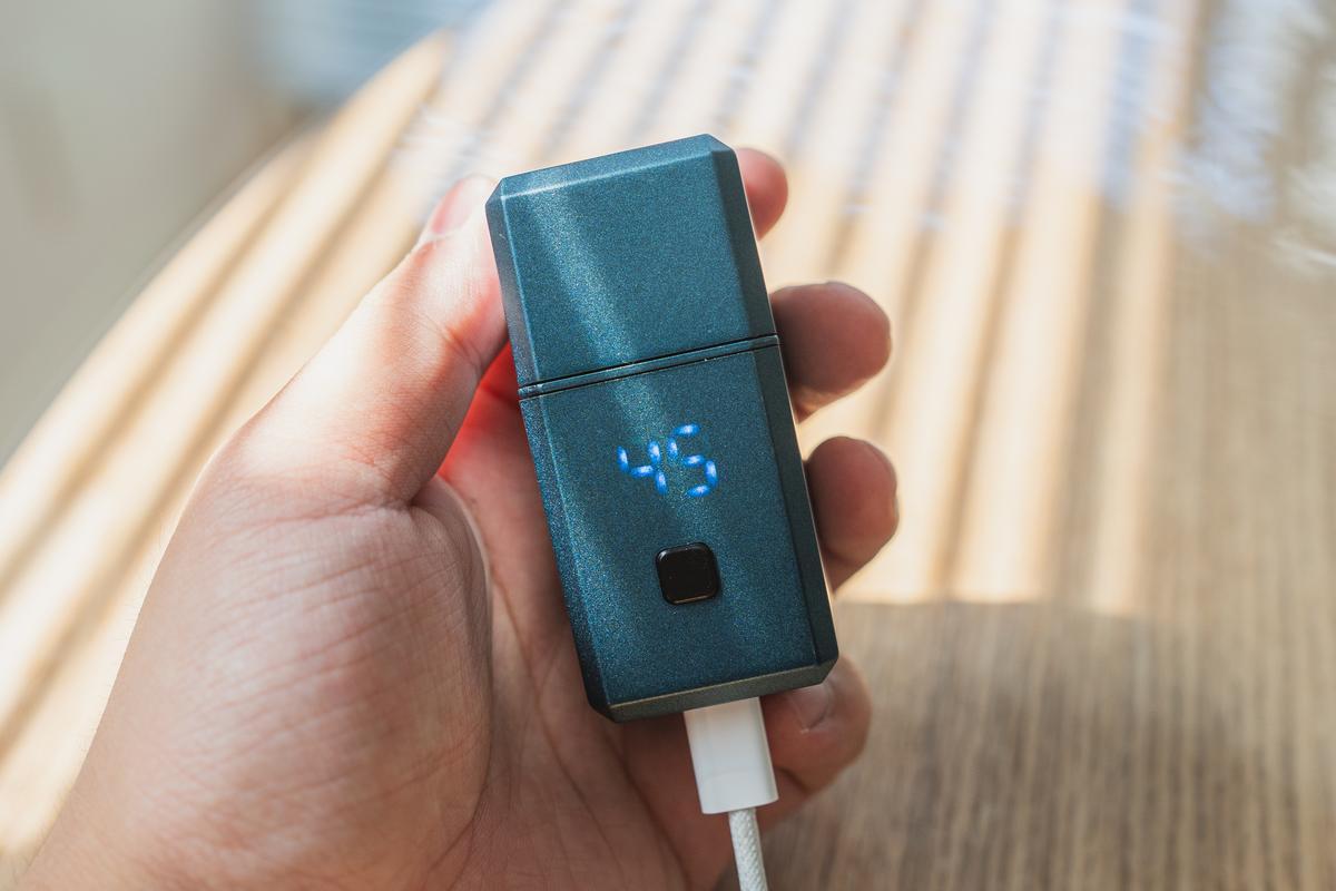 ヒゲ剃り＋鼻毛ケアの2in1！防水電動シェーバー【ZERA M】 ヒゲ剃り＋鼻毛ケアの2in1！防水・ロック機能付き電動シェーバー