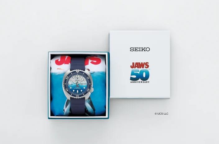 B様　　ジョーズ 恐怖のジョーズが時計になった…。意外に型打ちグラデ文字盤が