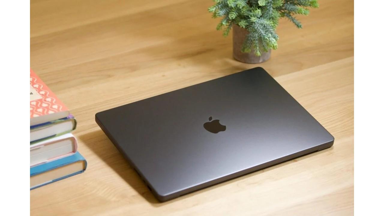 安価MacBook、爆売れの予感。長時間バッテリーに期待