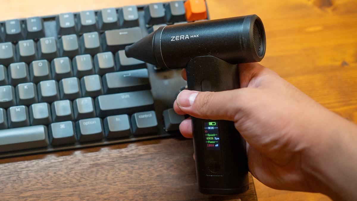 キーボード掃除から洗車まで。狭いスペースもサッと掃除できる強風エア