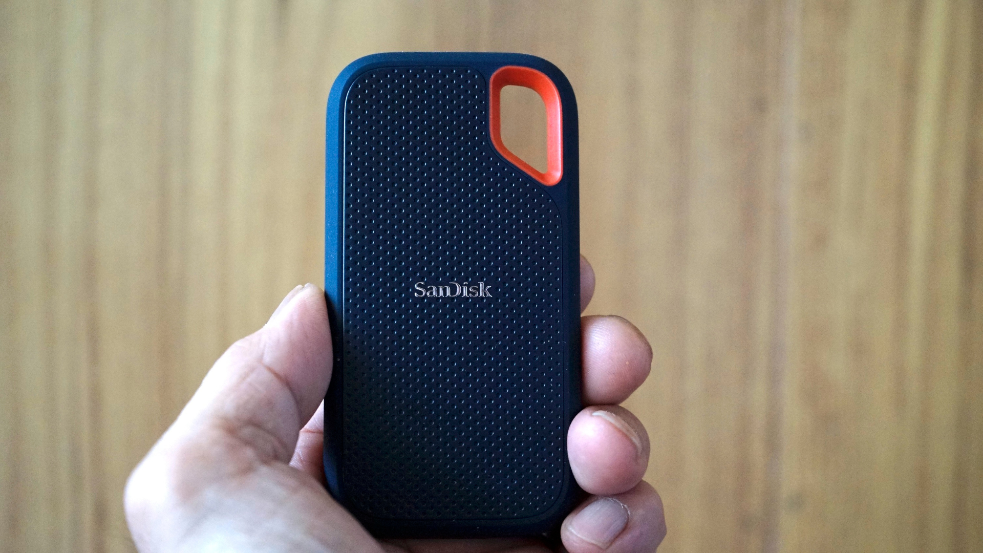 これがSSDの最適解？秒速バックアップの「超軽量SSD」に出会ってしまった