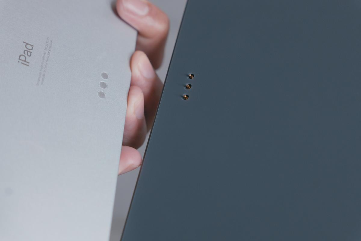 置くだけ充電と柔軟な角度調整が秀逸！「REDBEAN P2」はiPadの戦闘力が