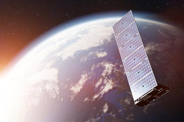 地球に落ちてくる「スターリンク」。今年はすでに500基近く墜落