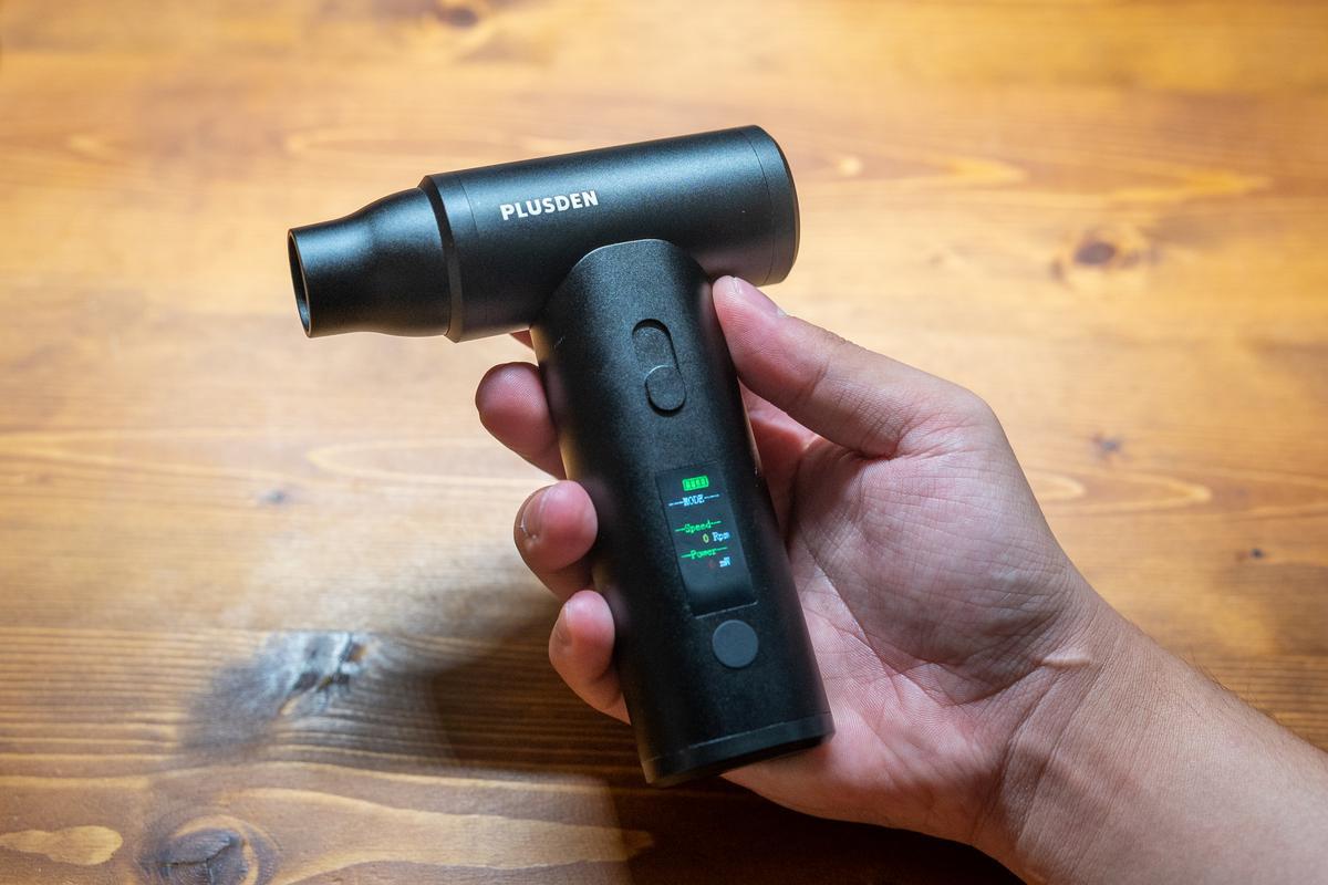 後回しにしちゃう掃除をサッと解決。電動エアダスターが怠けがちな習慣