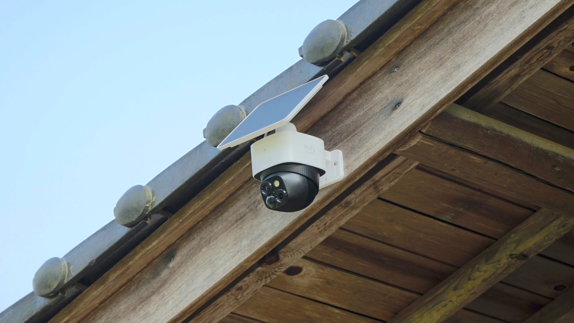 電気代不要で360°死角なし。防犯カメラはAnkerが「正解」でした