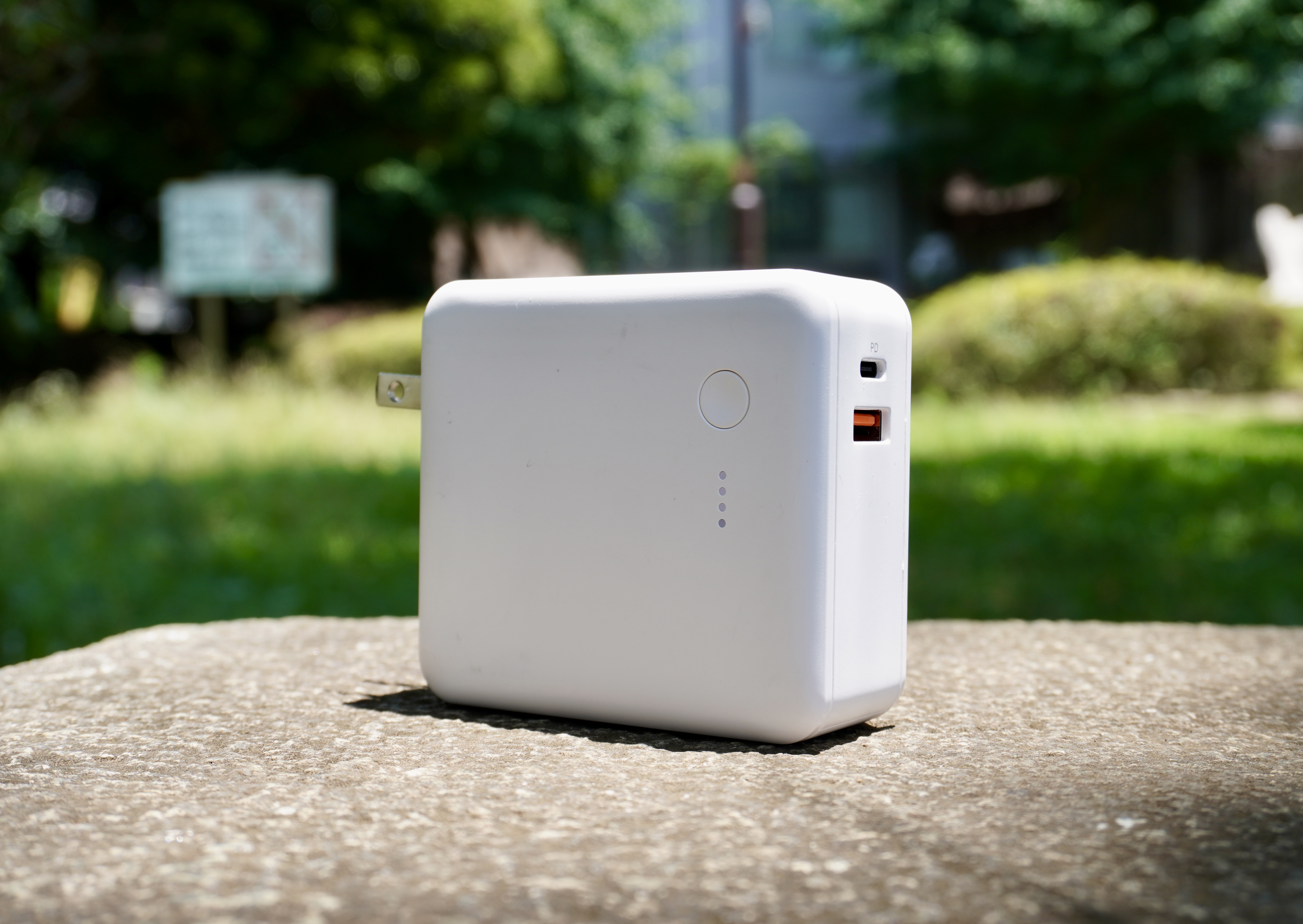 無印で買えてしまうモバイルバッテリー付充電器が旅の必須アイテムになる予感