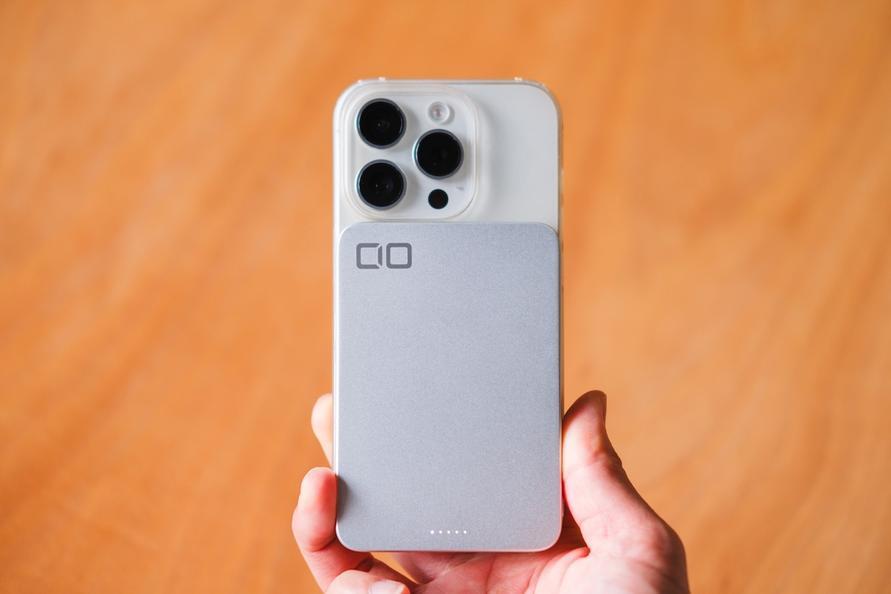 CIOの「スリムすぎるモバイルバッテリー」。日常使いにここまで