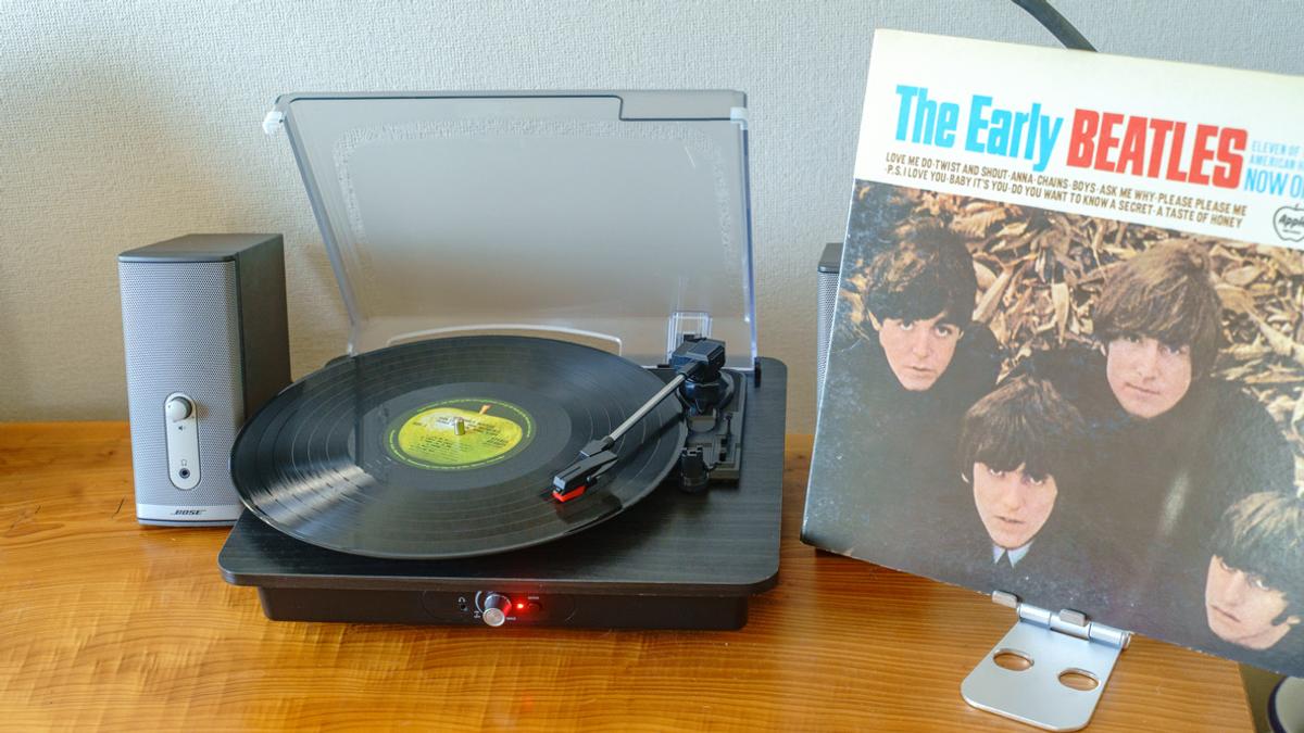 3COINSのレコードプレーヤーは、アナログ音楽を楽しむ最初の1台に
