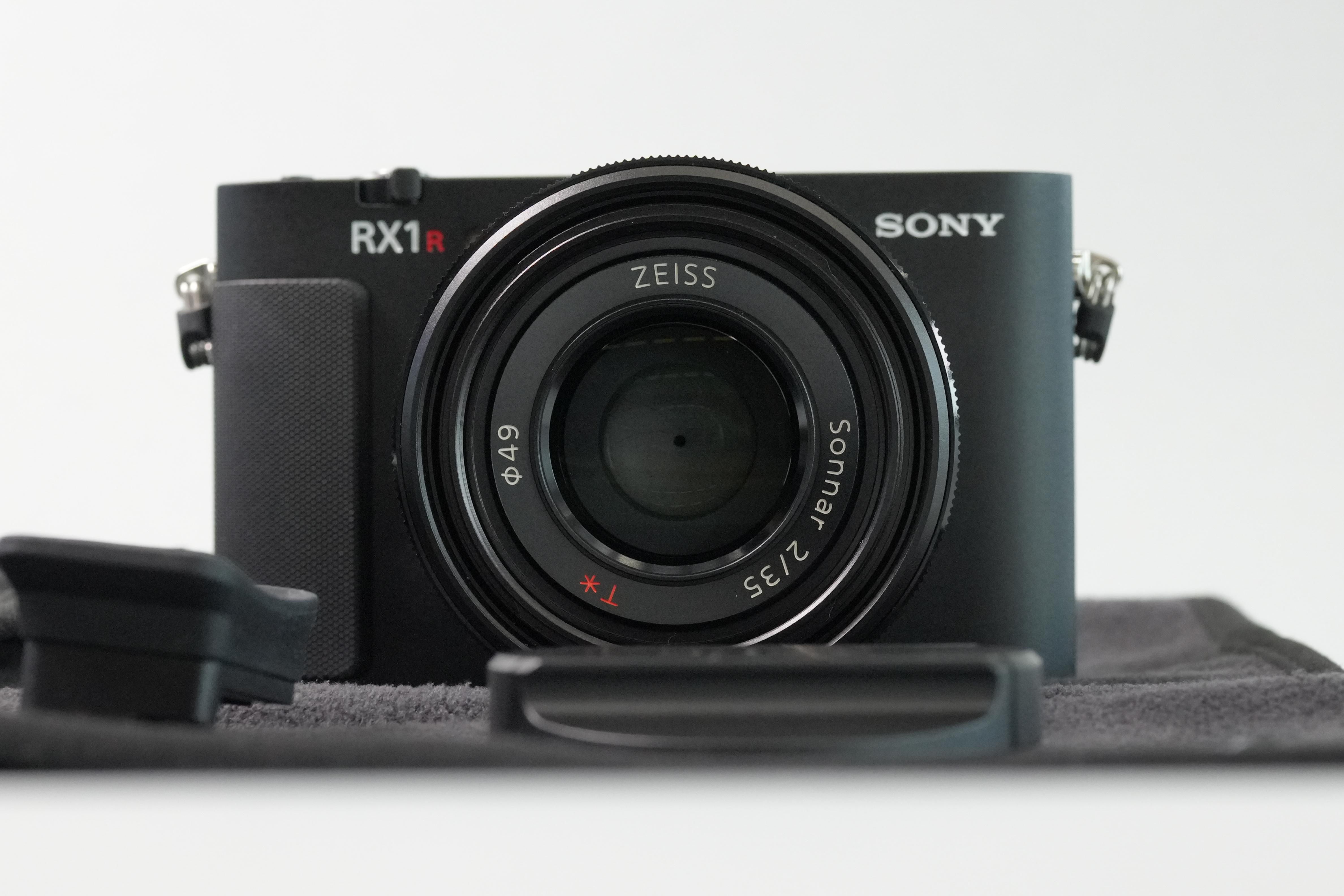 ソニーの新作コンデジ「RX1R III」：貯金したいなら触れちゃダメ
