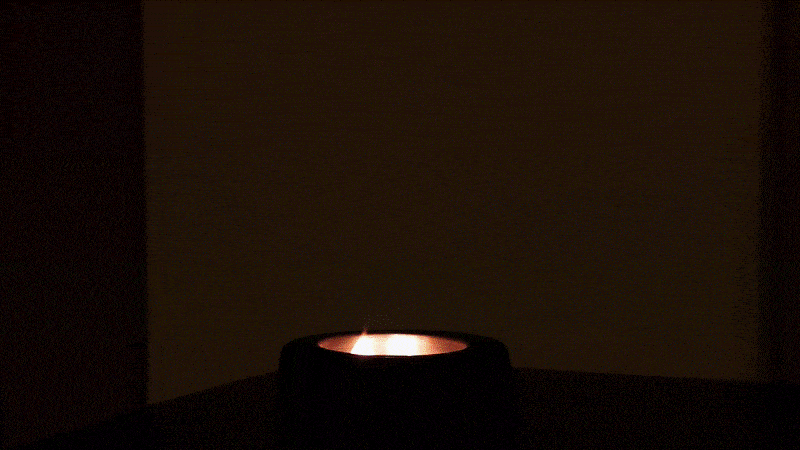 環境にやさしいバイオエタノール燃料を使用。室内外どこでも使えるミニ焚き火台FIRE POT