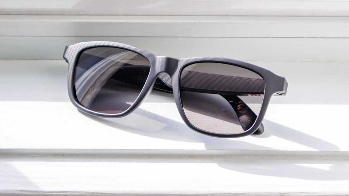 イヤホンいらずで音楽が聴ける。「ながら聴き」が快適な3COINSのオーディオサングラス