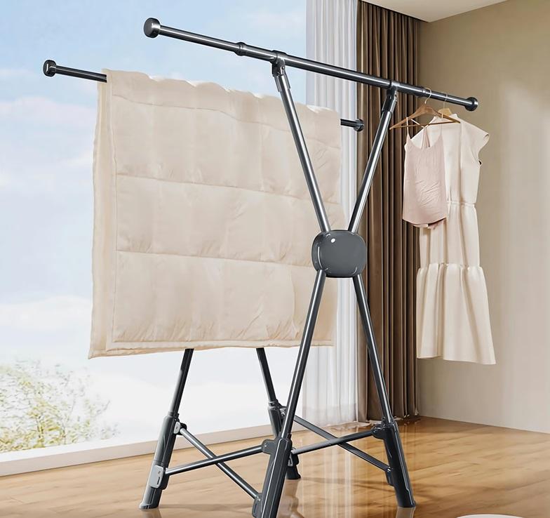 この物干し竿、クルクル回るんだけど…。部屋干しの乾きがちょっと