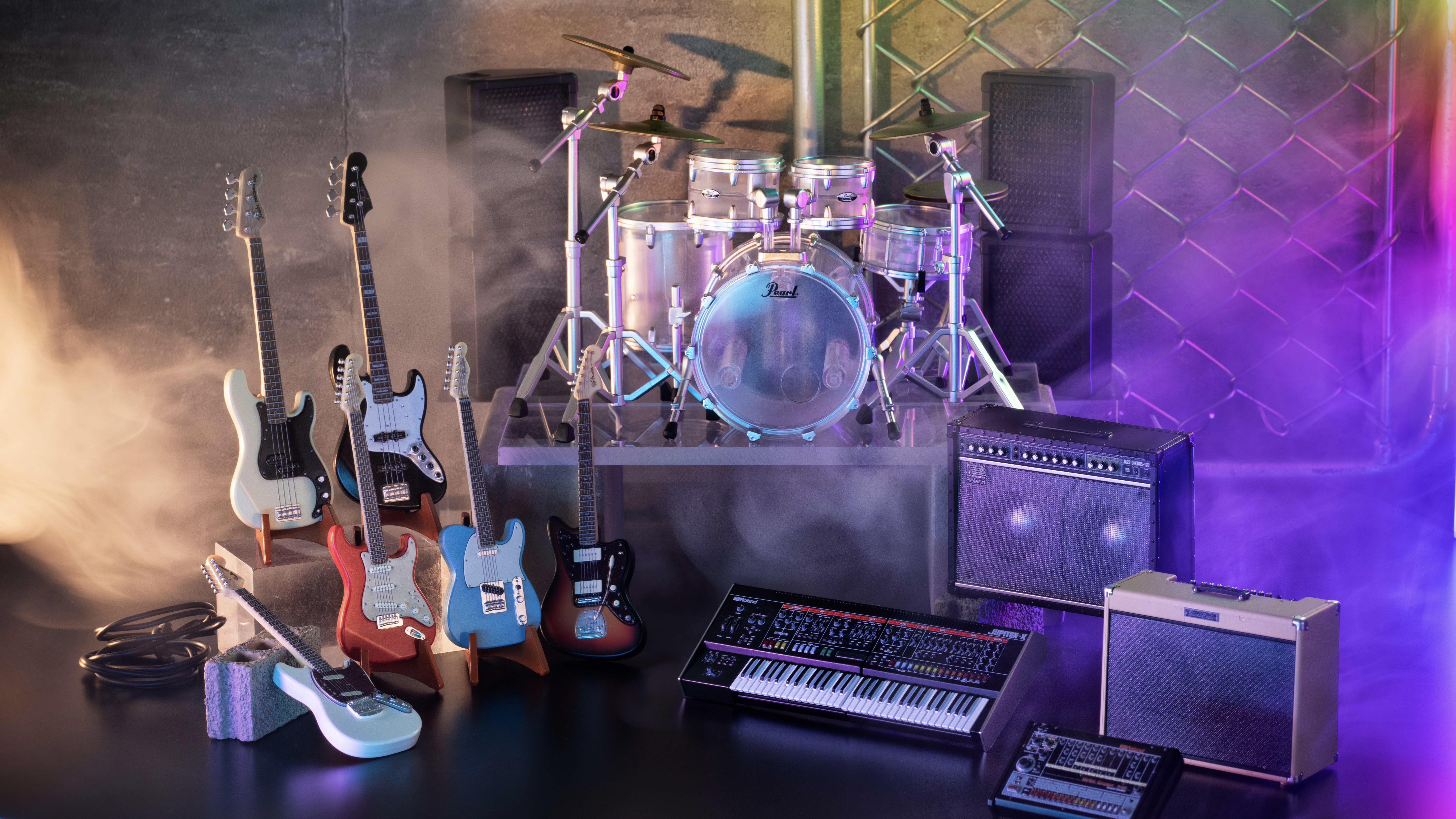 細部までリアルに再現。TR-808やフェンダーのギターがガシャポン