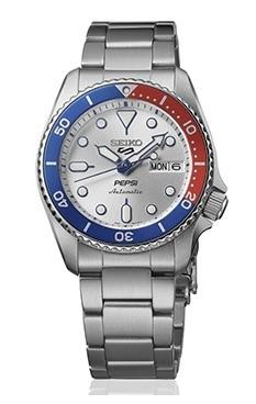 SEIKO 5 Sports 自動巻き 腕時計 ペプシ これぞ本物のペプシウォッチ。赤と青のトーンが袖口に映えるセイコー