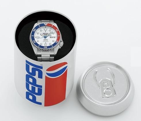 これぞ本物のペプシウォッチ。赤と青のトーンが袖口に映えるセイコー