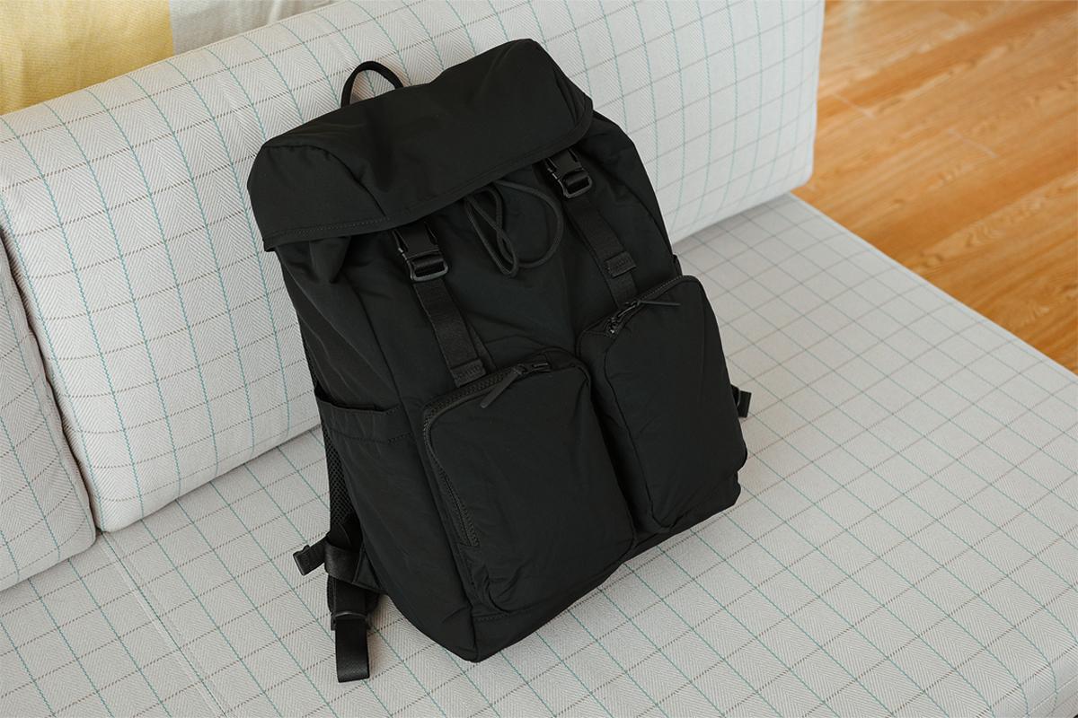 仕事に遊びにマルチに使える。ユニクロのバックパック史上、最高傑作