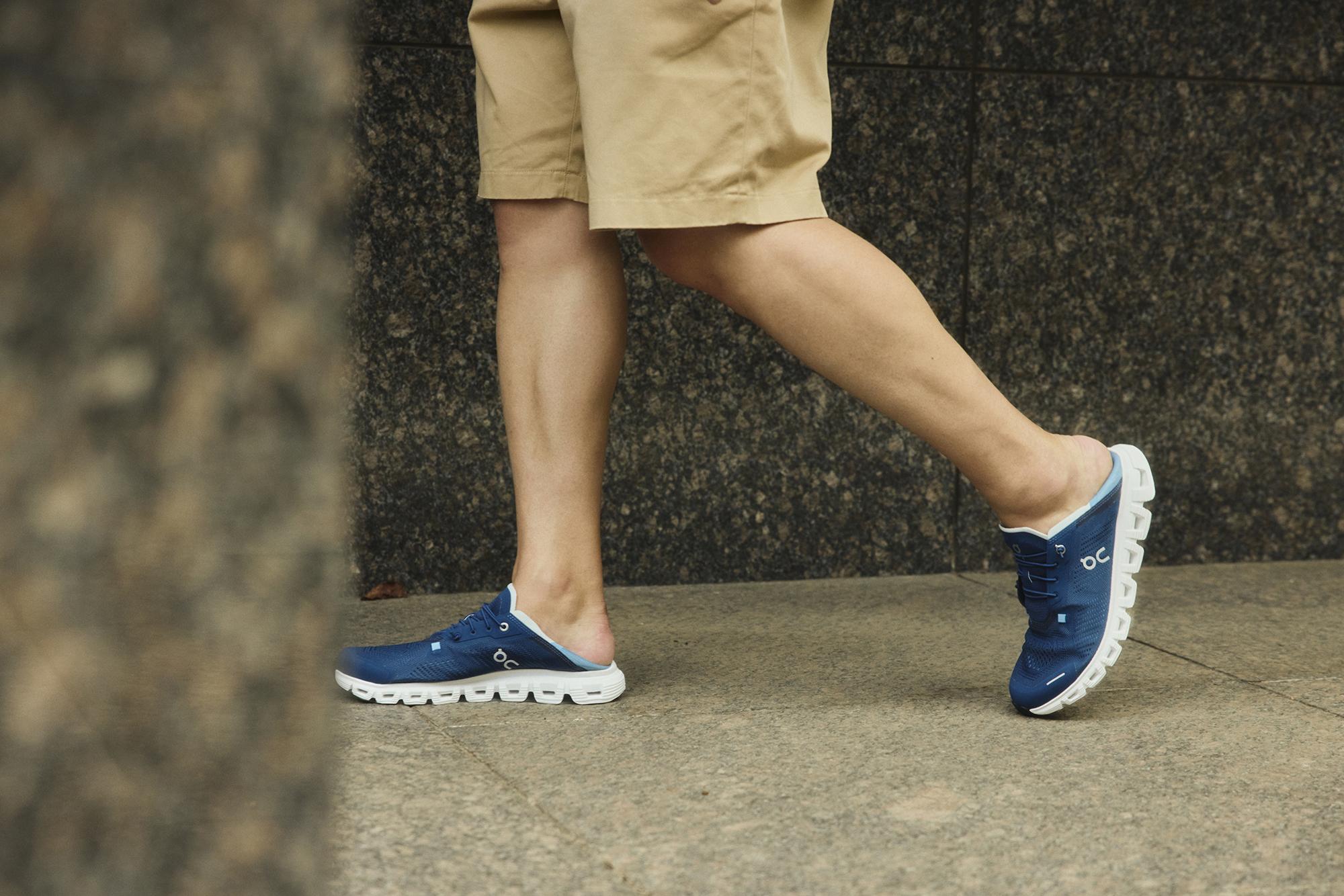 普段履きとしても優秀。旅行や出張に欠かせない、Onの2WAYトラベルシューズ