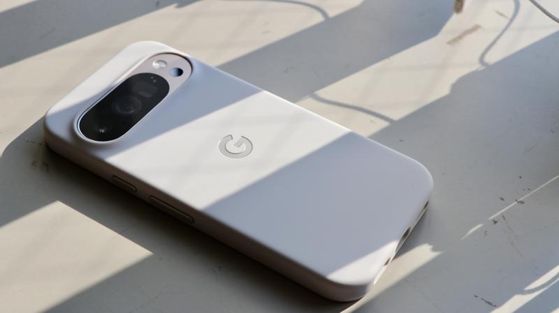 Googleの新作スマホ「Pixel 10」全モデルを早速チェック。イチ推し