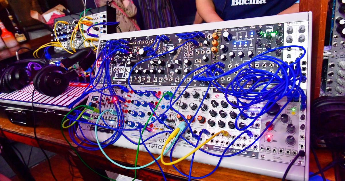 音の水路に身を任せ〜モジュラー・シンセの“今”が交差「Patching for