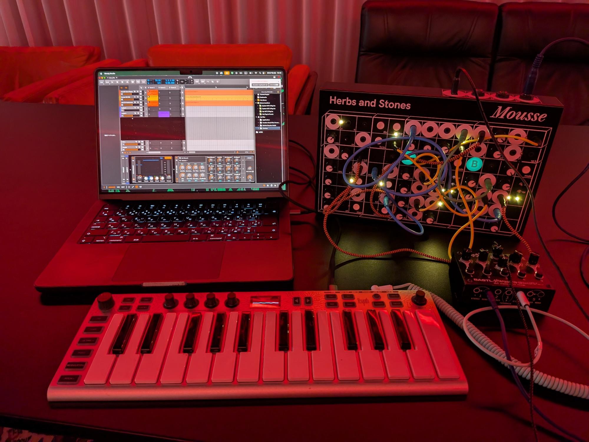 【ほぼ未使用】ESI Xsynth Amazon | ESI Xsynth(エックスシンセ) 超薄型25鍵シンセサイザー