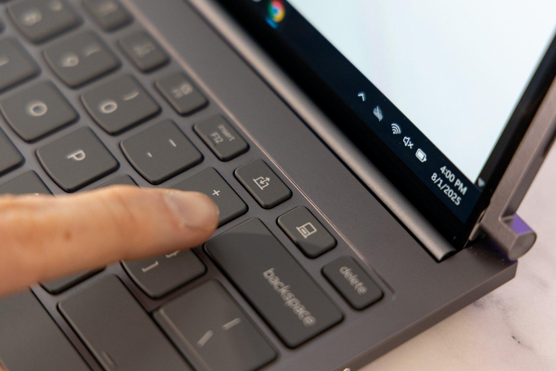 画面が伸びるLenovoのノートPC。ギミックだけじゃなくスペックも高い