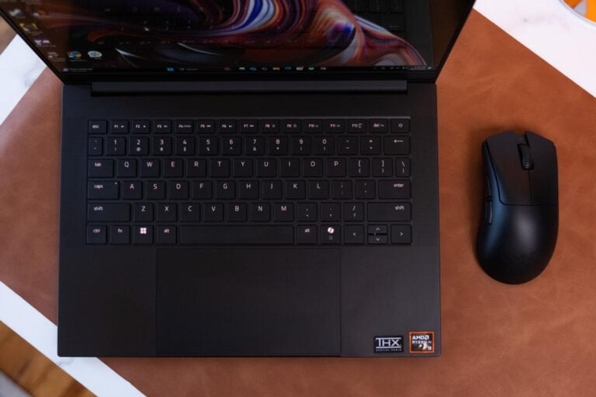 14インチ最強ゲーミングPC「Razer Blade 14」。ネックはトラックパッド 