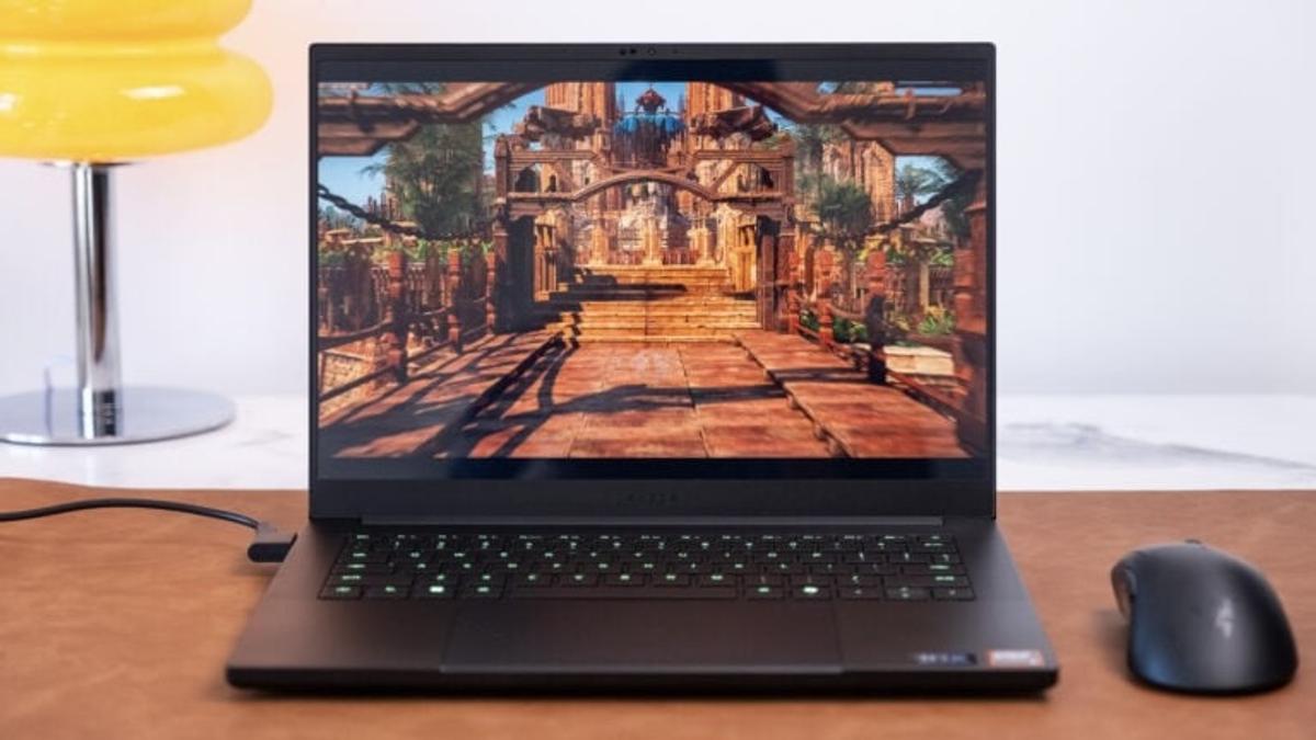 14インチ最強ゲーミングPC「Razer Blade 14」。ネックはトラックパッド 