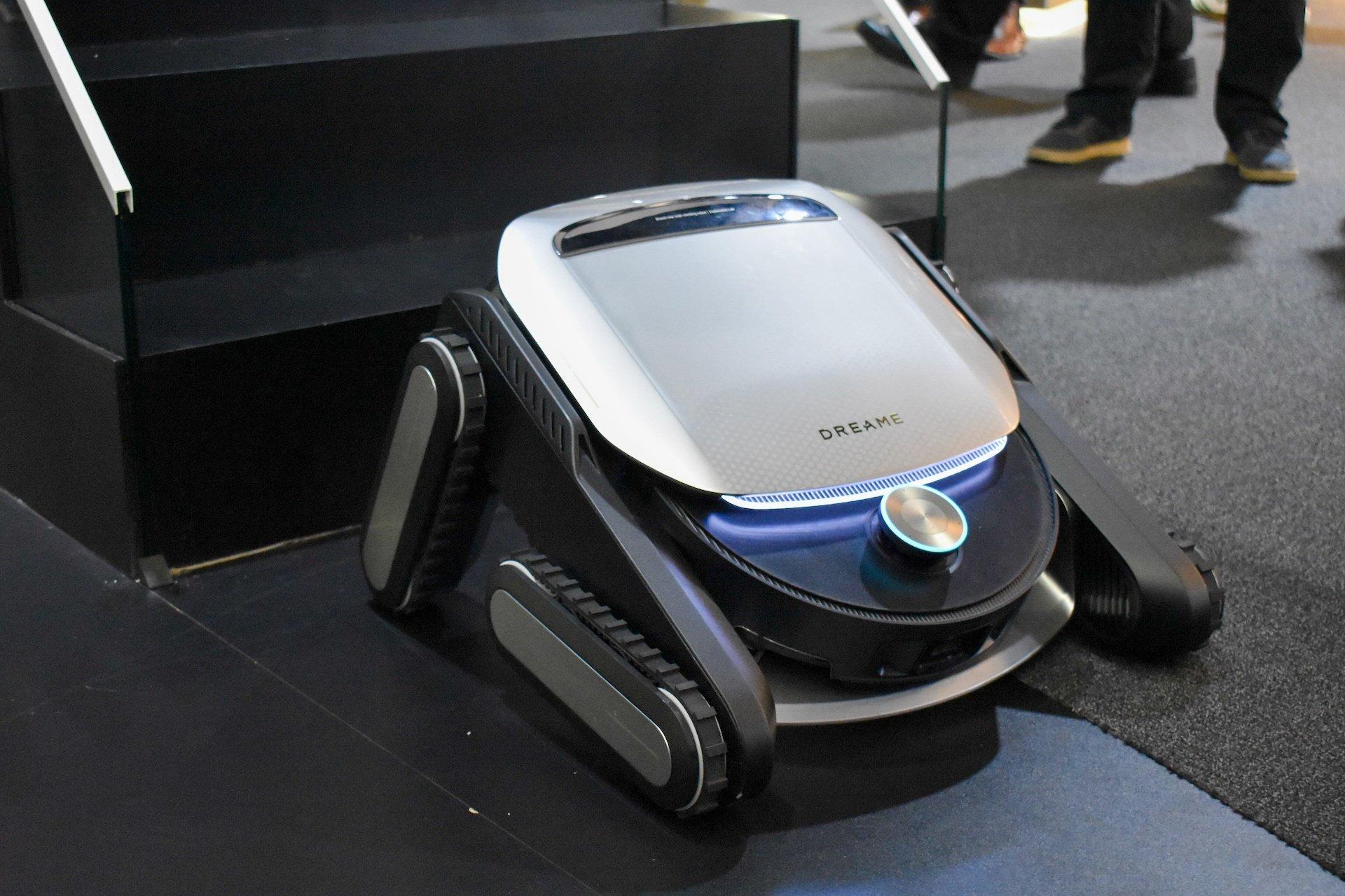 2025年、お掃除ロボットは階段を登り始めた | ギズモード・ジャパン 2025年、お掃除ロボットは階段を登り始めた | ギズモード・ジャパン