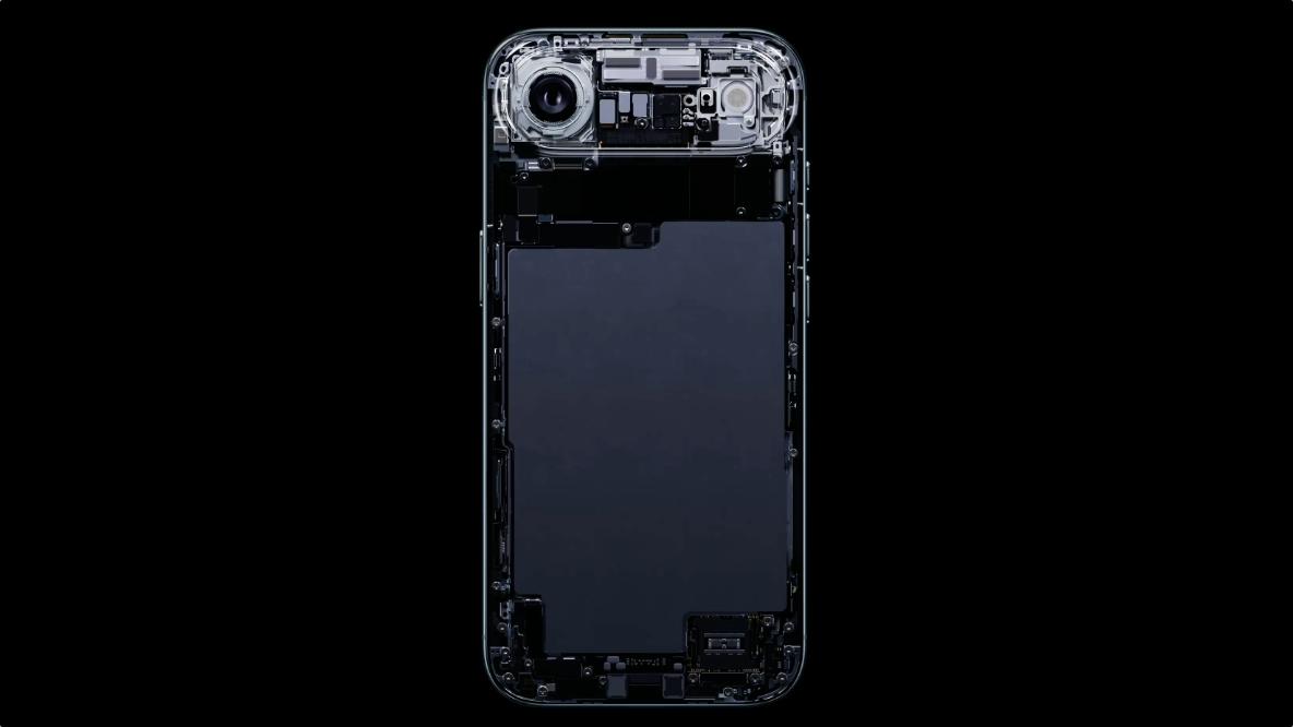 iPhone Airの恐ろしさは「首から上が本体」なところ。それ以外ほぼ