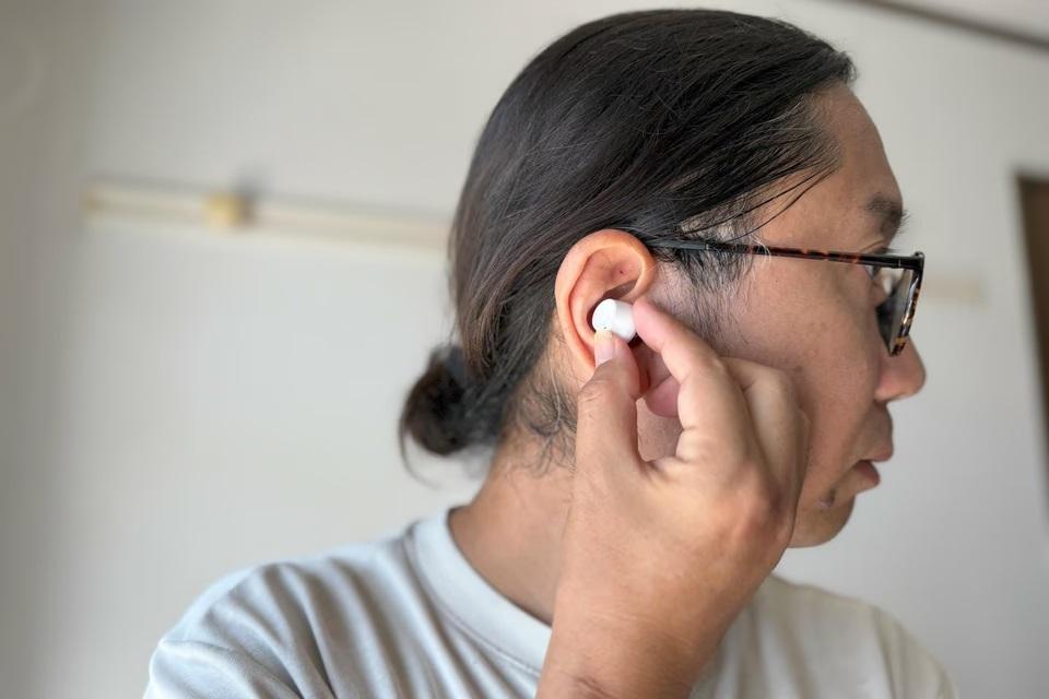 ぱっと見イヤホン。でも、会話がちょっとラクになるAI集音器