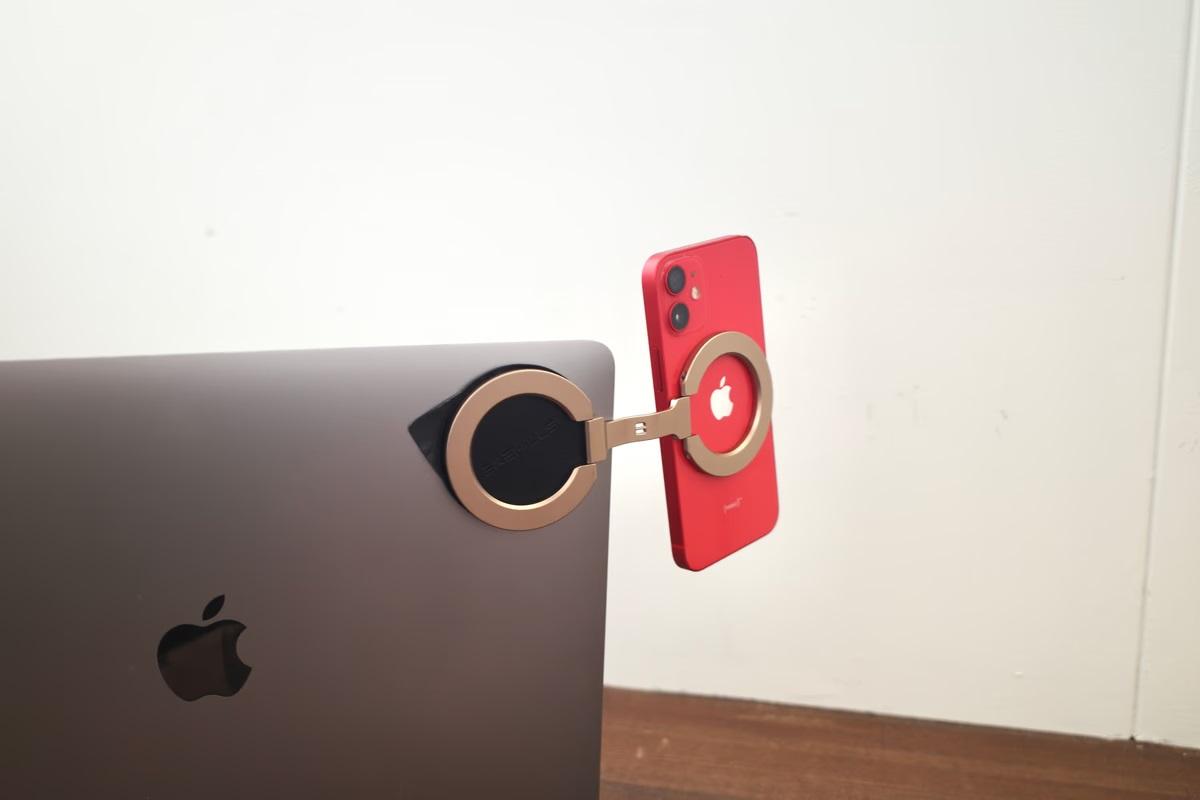 風呂場でもジムでも車でも設置したい場所にスマホを設置できるスマホリングDual Magic Ring Revの便利さを実感