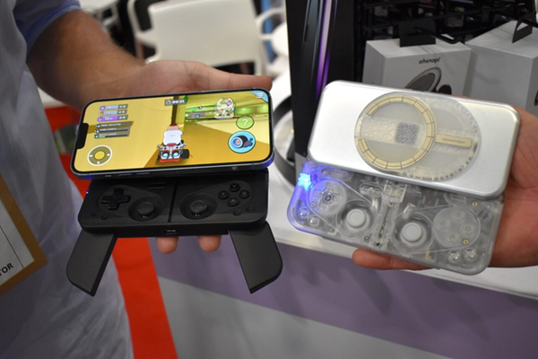 MCONのゲームパッドなら、スマホがゲーム機になる | ギズモード・ジャパン