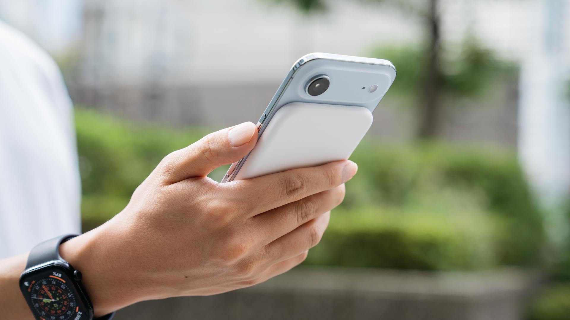 色々言ったけど、iPhone Air専用のMagSafeバッテリー、悪くないかも