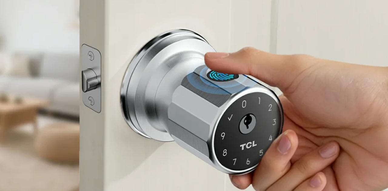 ヨーロッパスタイルの指紋盗難防止ドアロック自動パスワードロック電子ロックAPPリアルタイム監視 Tuya APP 指紋ロックユーロシリンダー電子スマートドアロック  RFID カード デジタルキーレスエントリースマートホームロック Tuya 生体認証 電子ロックデジタルスマート ...