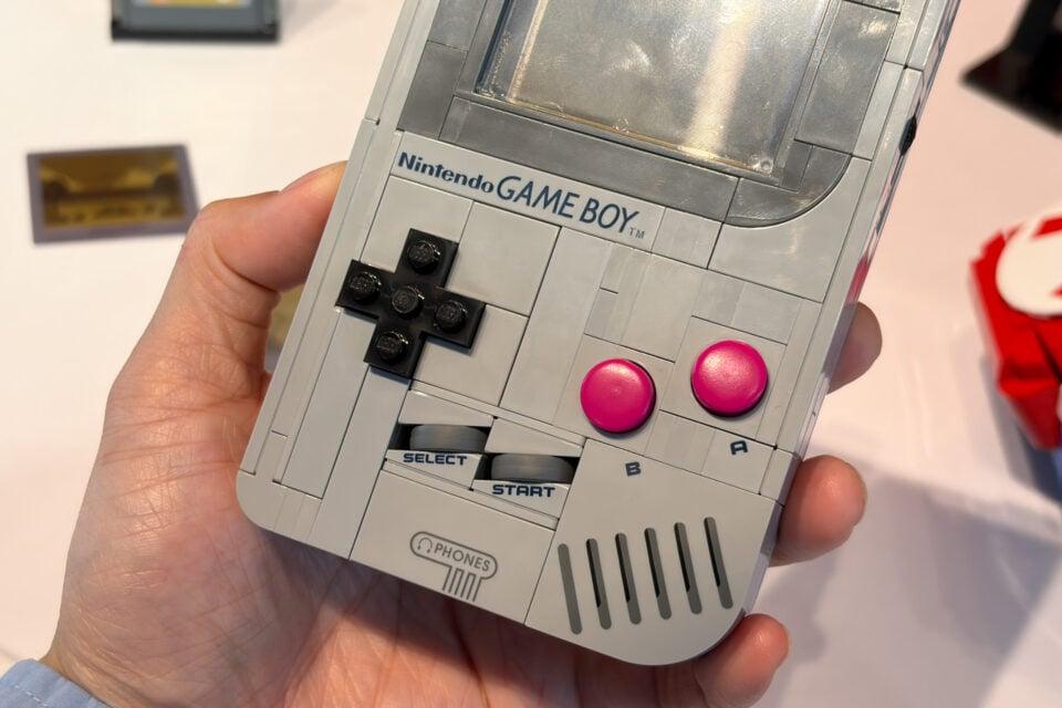 動かないのが残念。任天堂が本気を出したLEGOゲームボーイ触ってきた