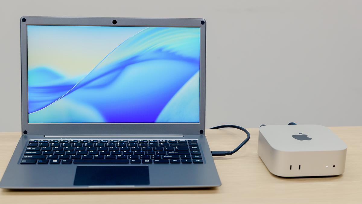 Mac Miniのモバイル運用が現実的に。キーボード内蔵モバイルモニターは 