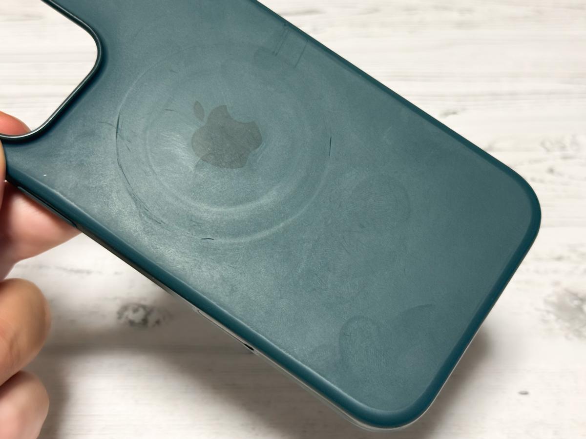Apple純正iPhoneシリコーンケースを1年間使ってみたメリット 