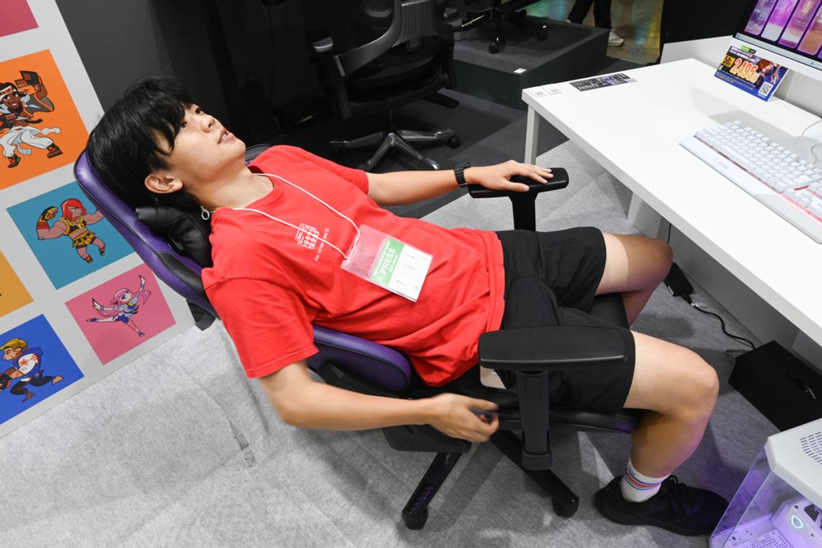 ニトリ、お値段以上の快適ゲーミングチェア＆デスクを発売していた 
