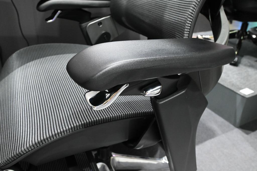 ニトリ、お値段以上の快適ゲーミングチェア＆デスクを発売していた