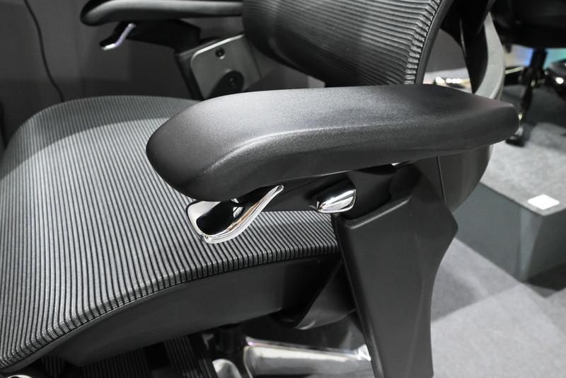 ニトリ、お値段以上の快適ゲーミングチェア＆デスクを発売していた 