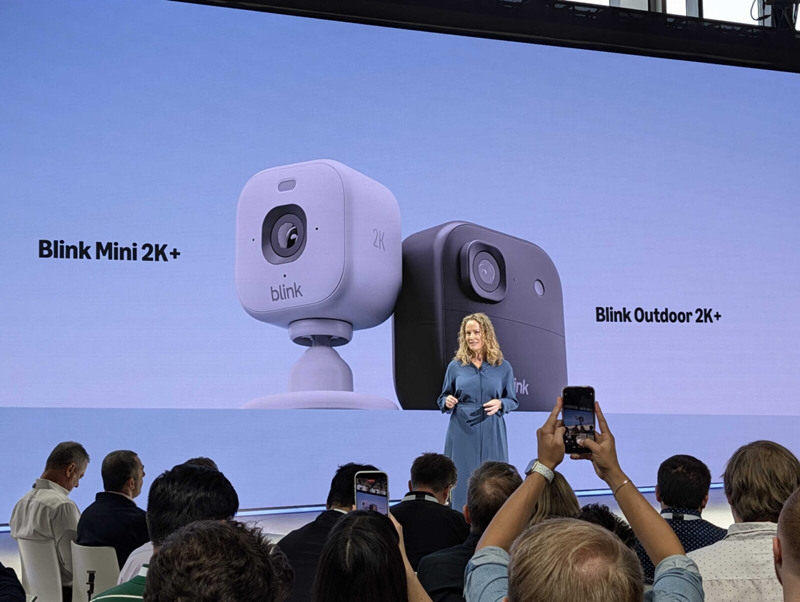 Amazon、ドアベル型監視カメラ「Ring」シリーズと防犯カメラ「Blnk
