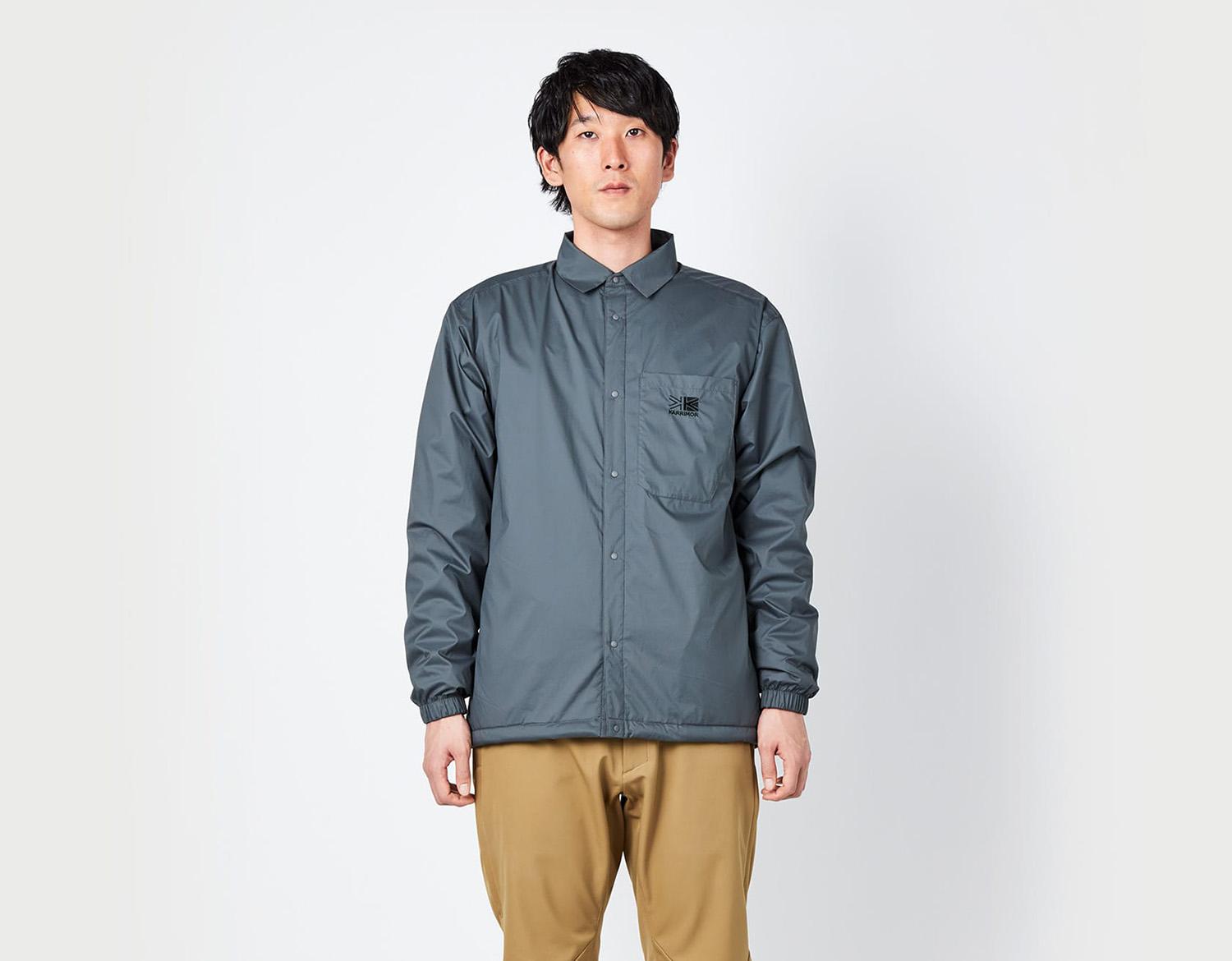 羽織っても、インナーでも活躍。わずか237gのシャツジャケット