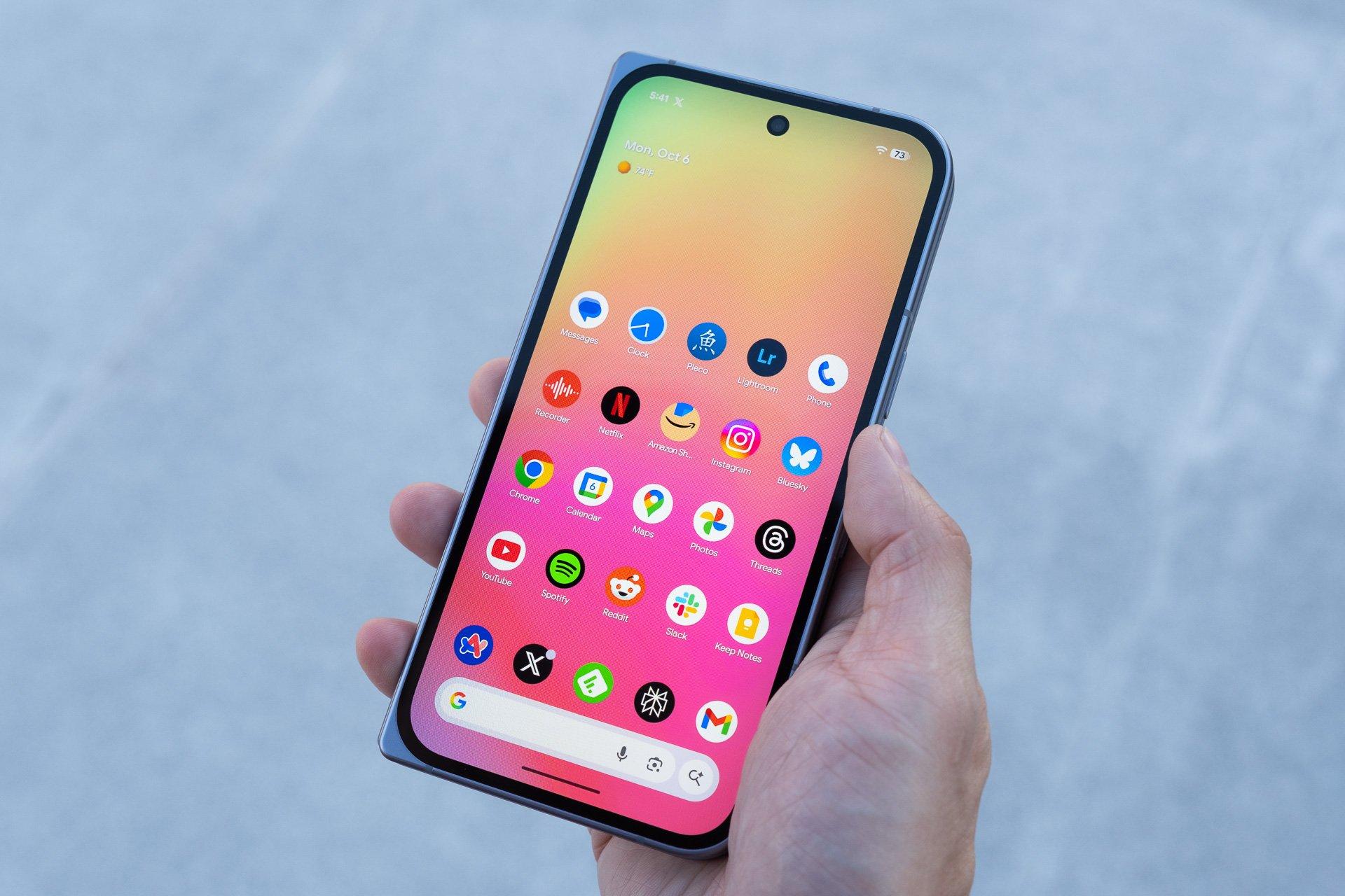AI機能は素晴らしいけど…Google Pixel 10 Pro Foldが示す折りたたみ