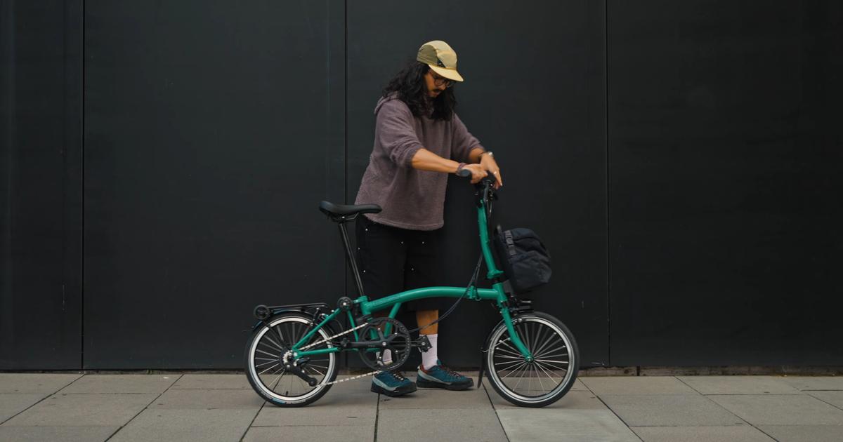 やりやがった！ 神折りたたみ自転車、ブロンプトンから「軽い電チャリ