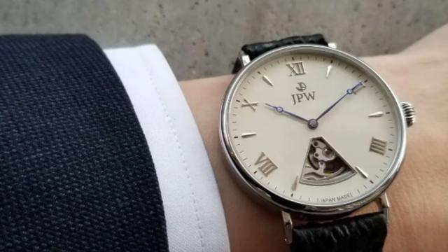 ジョブズの直筆サイン入り小切手が1400万円超で落札される